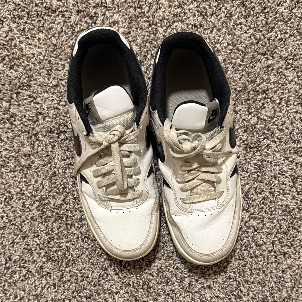 Nike White and Black Women's Sneakers